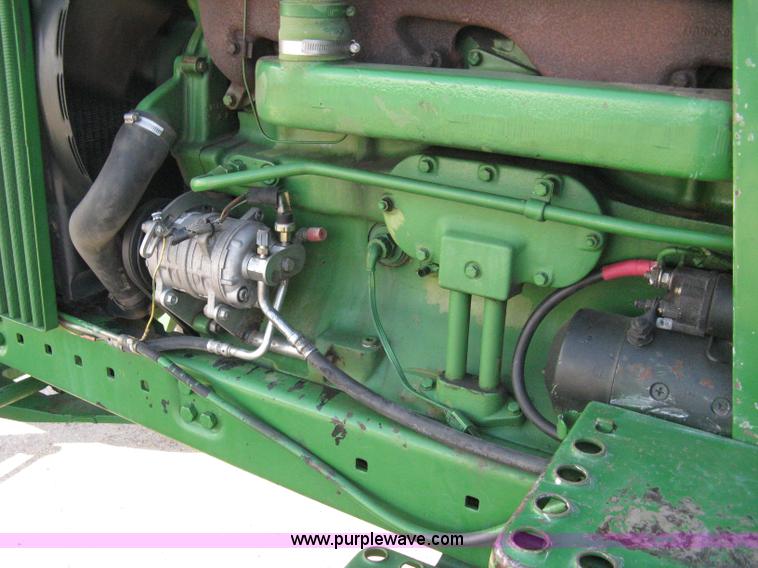 image for item 8127 John Deere 4040 tractor