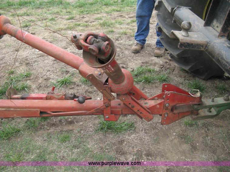 image for item 8128 New Holland 277 small square baler