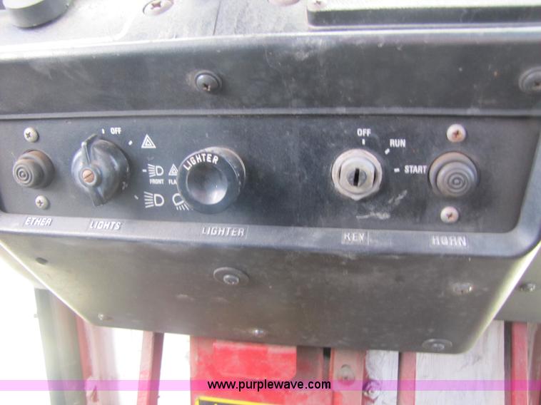 image for item 8460 1979 International 1086 tractor