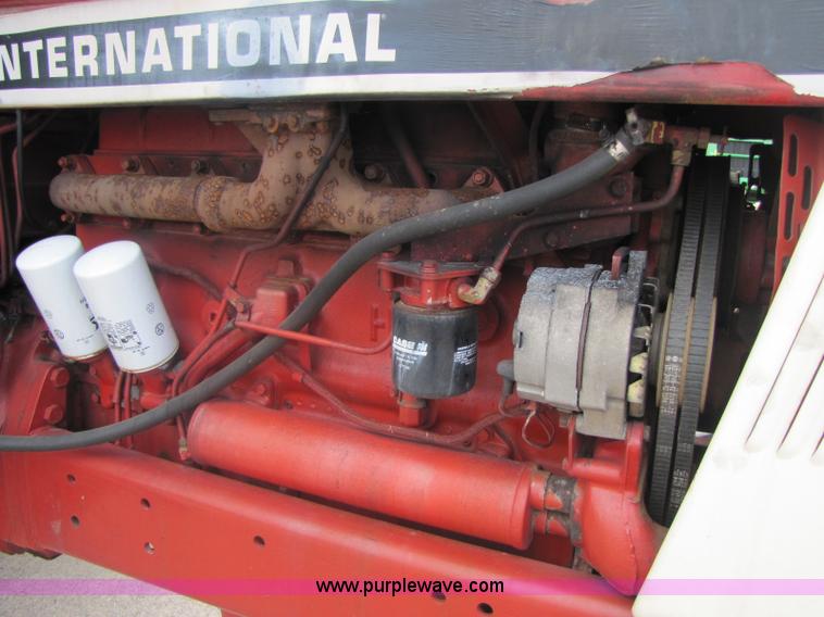image for item 8460 1979 International 1086 tractor