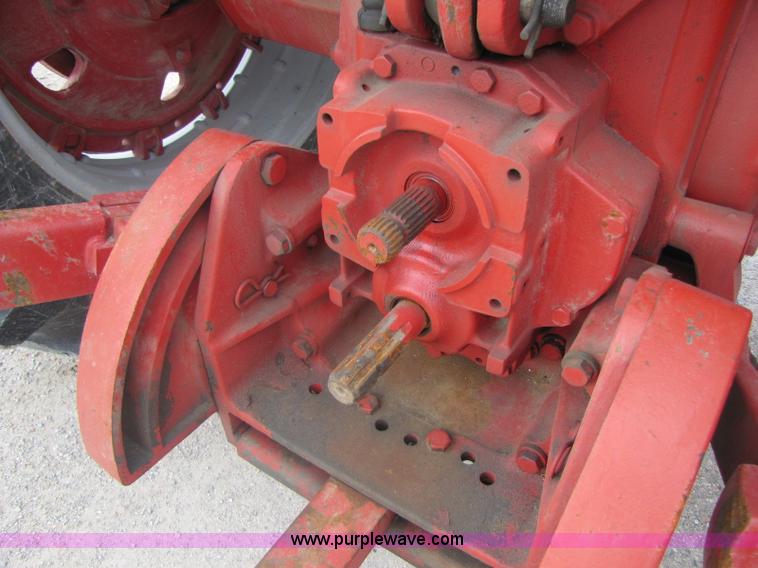 image for item 8460 1979 International 1086 tractor