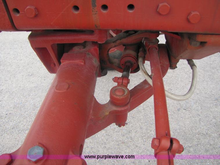 image for item 8460 1979 International 1086 tractor