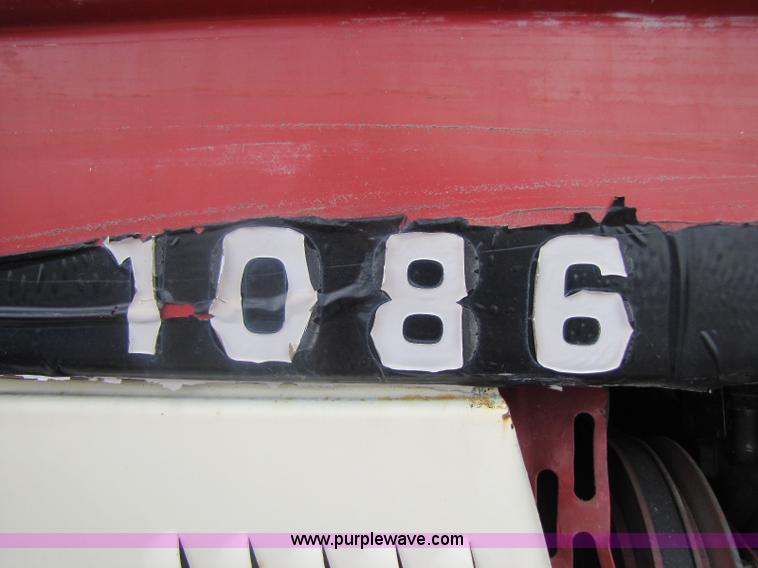 image for item 8460 1979 International 1086 tractor