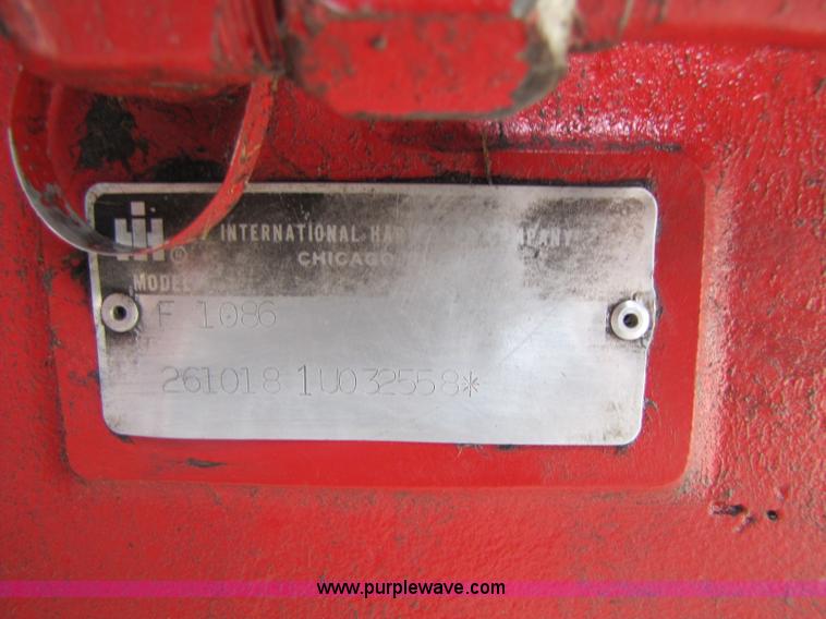 image for item 8460 1979 International 1086 tractor
