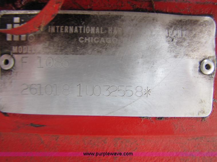 image for item 8460 1979 International 1086 tractor