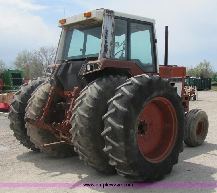 image for item 8461 International Harvester 1086 tractor