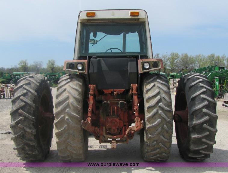 image for item 8461 International Harvester 1086 tractor