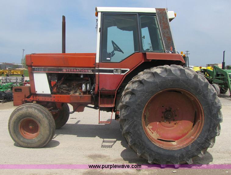 image for item 8461 International Harvester 1086 tractor