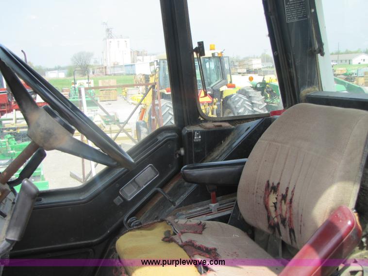 image for item 8461 International Harvester 1086 tractor