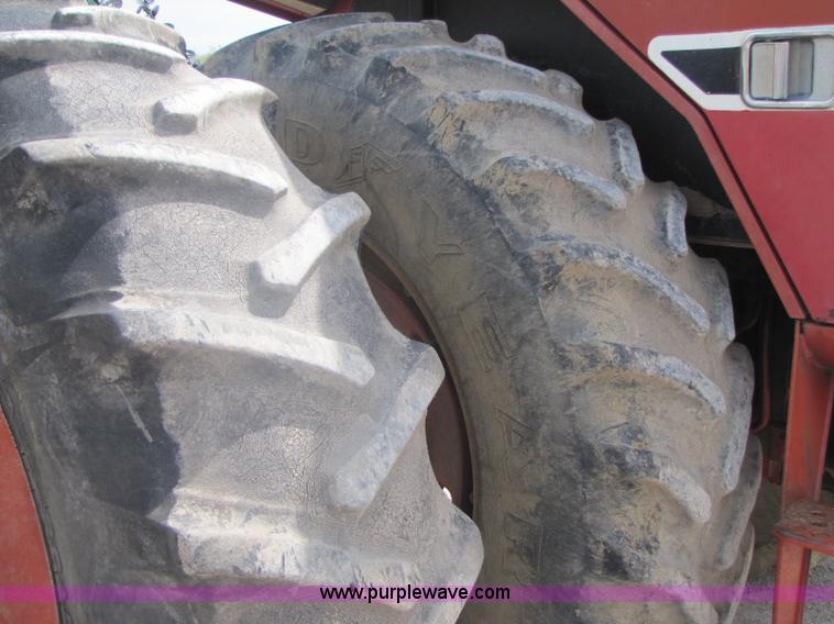 image for item 8461 International Harvester 1086 tractor