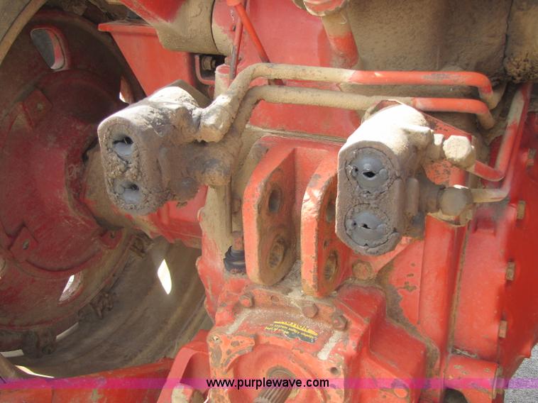 image for item 8461 International Harvester 1086 tractor