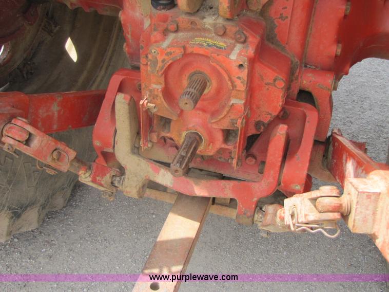 image for item 8461 International Harvester 1086 tractor