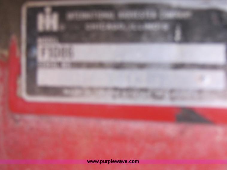 image for item 8461 International Harvester 1086 tractor