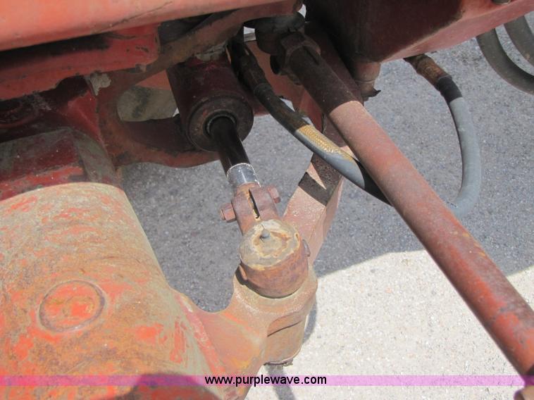 image for item 8461 International Harvester 1086 tractor