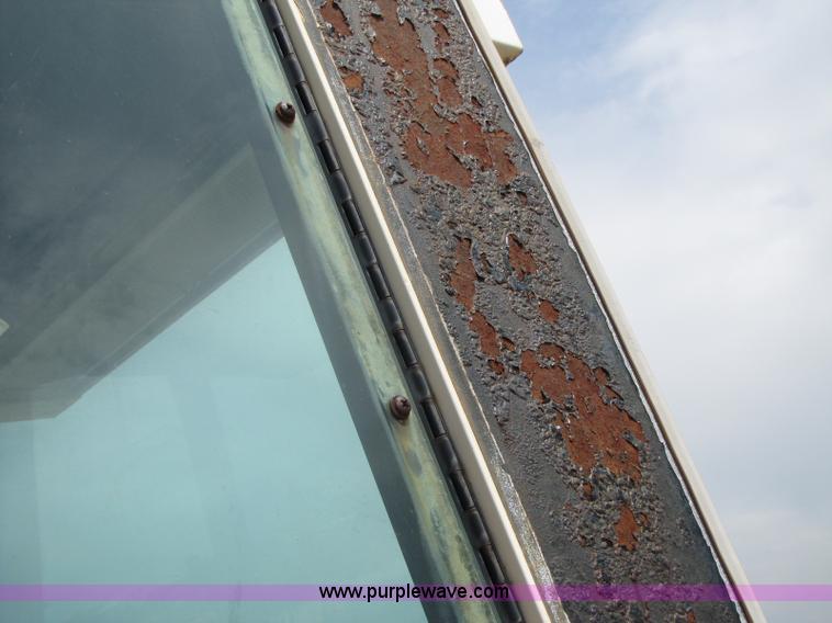 image for item 8461 International Harvester 1086 tractor