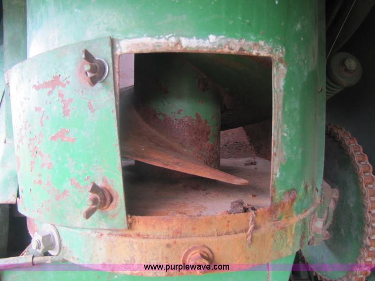 image for item 8463 John Deere 7720 combine