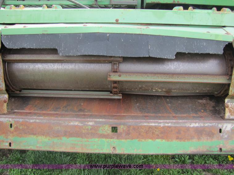 image for item 8463 John Deere 7720 combine