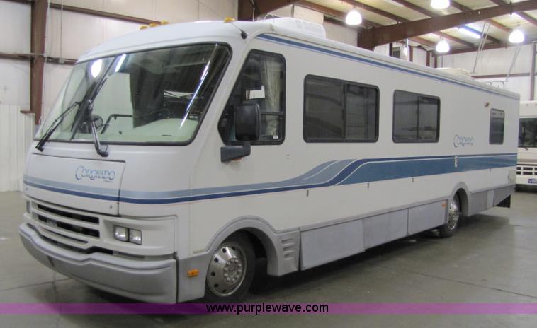 image for item 8480 1992 Chevrolet P30 Fleetwood Coronado RV motor-home