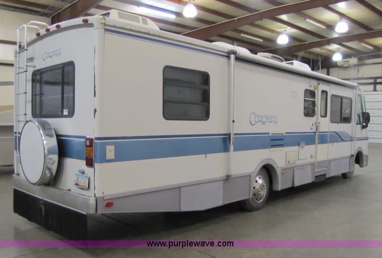 image for item 8480 1992 Chevrolet P30 Fleetwood Coronado RV motor-home