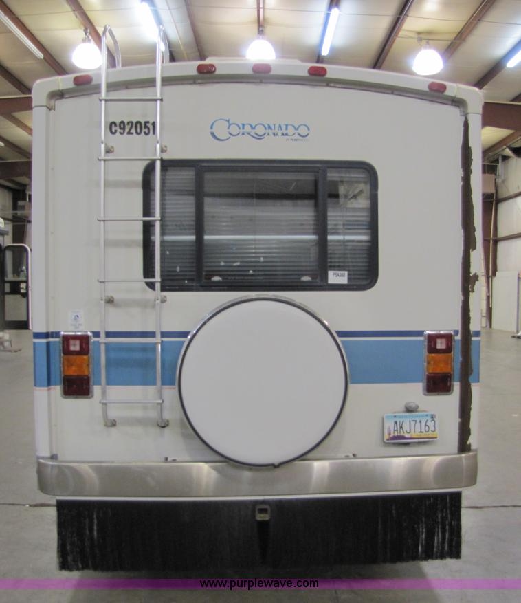 image for item 8480 1992 Chevrolet P30 Fleetwood Coronado RV motor-home