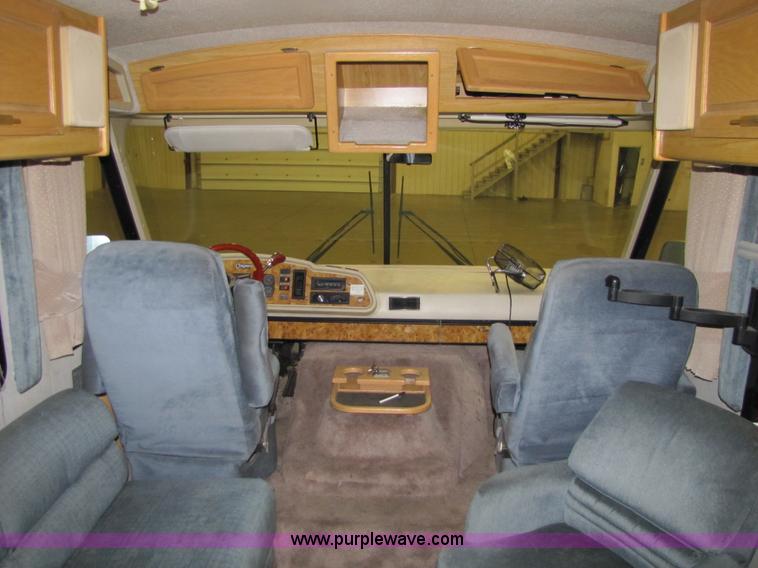 image for item 8480 1992 Chevrolet P30 Fleetwood Coronado RV motor-home