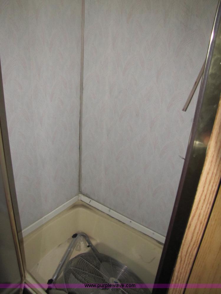 image for item 8480 1992 Chevrolet P30 Fleetwood Coronado RV motor-home