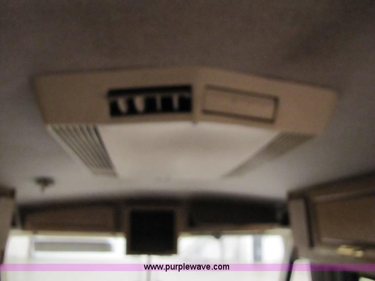 image for item 8480 1992 Chevrolet P30 Fleetwood Coronado RV motor-home
