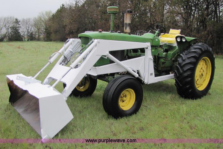 image for item 8531 John Deere 4020 tractor with loader