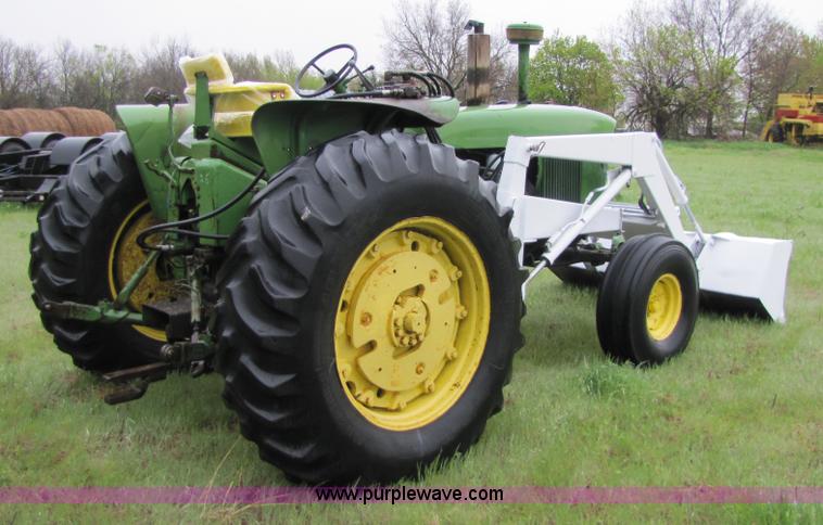image for item 8531 John Deere 4020 tractor with loader