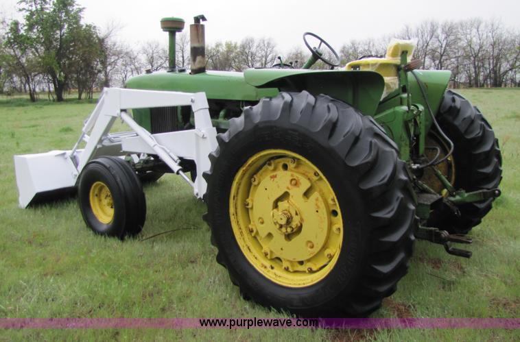 image for item 8531 John Deere 4020 tractor with loader