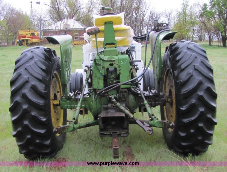 image for item 8531 John Deere 4020 tractor with loader