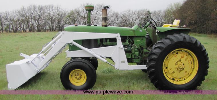 image for item 8531 John Deere 4020 tractor with loader