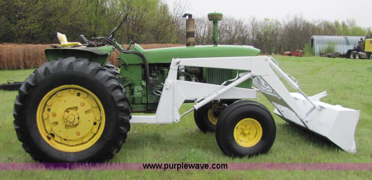 image for item 8531 John Deere 4020 tractor with loader