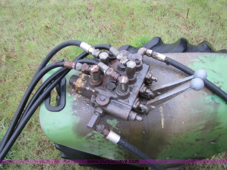 image for item 8531 John Deere 4020 tractor with loader