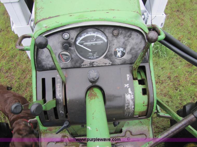 image for item 8531 John Deere 4020 tractor with loader