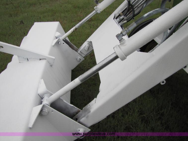 image for item 8531 John Deere 4020 tractor with loader