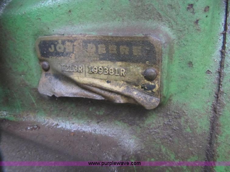 image for item 8531 John Deere 4020 tractor with loader