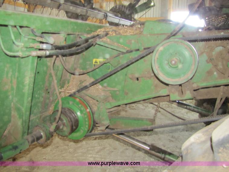 image for item 8660 1979 John Deere 7720 combine and header