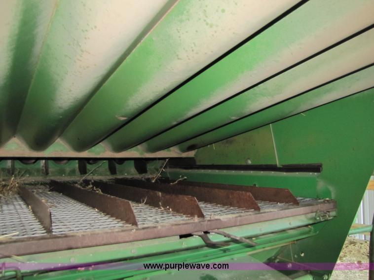 image for item 8660 1979 John Deere 7720 combine and header