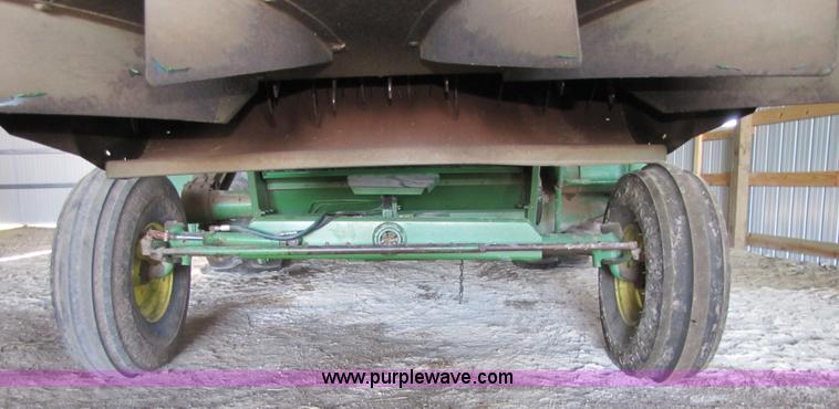 image for item 8660 1979 John Deere 7720 combine and header