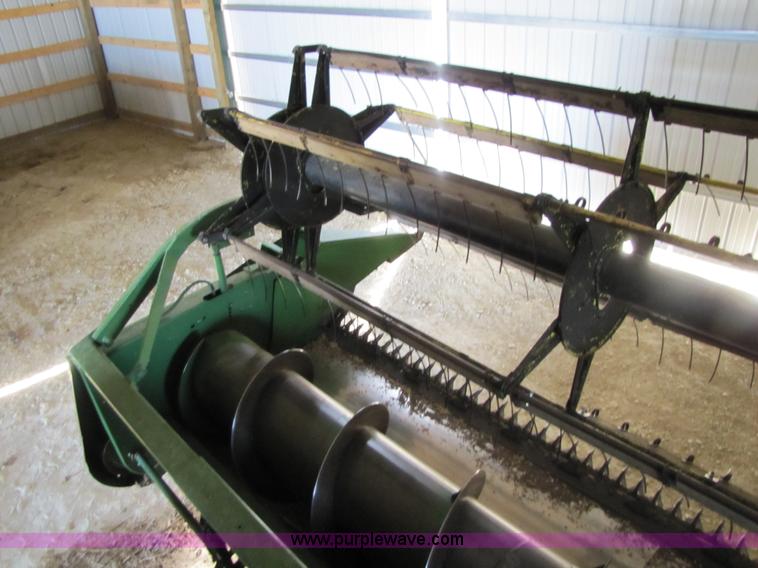 image for item 8660 1979 John Deere 7720 combine and header
