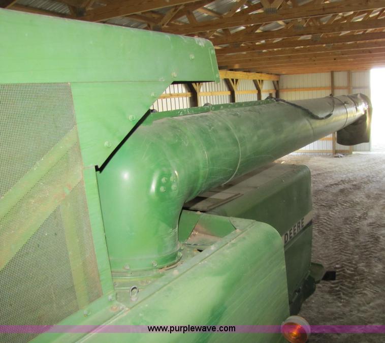 image for item 8660 1979 John Deere 7720 combine and header