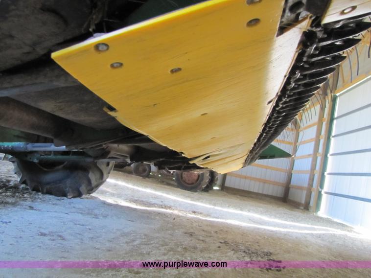 image for item 8660 1979 John Deere 7720 combine and header