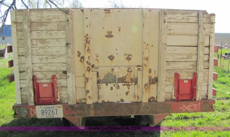 image for item 8661 1967 Chevrolet C50 grain truck