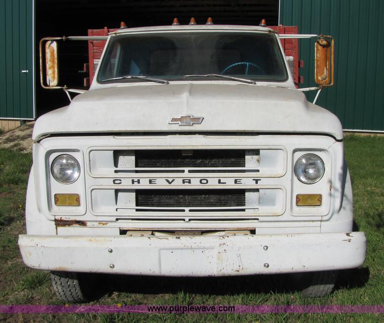 image for item 8661 1967 Chevrolet C50 grain truck