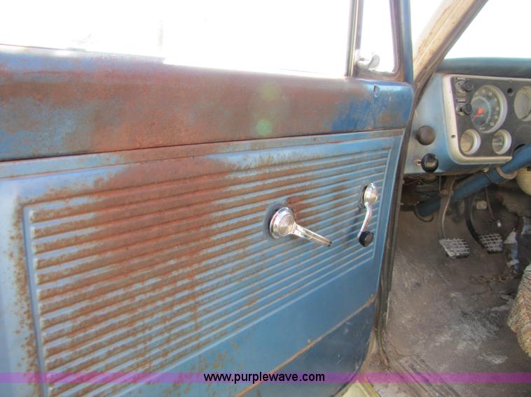 image for item 8661 1967 Chevrolet C50 grain truck