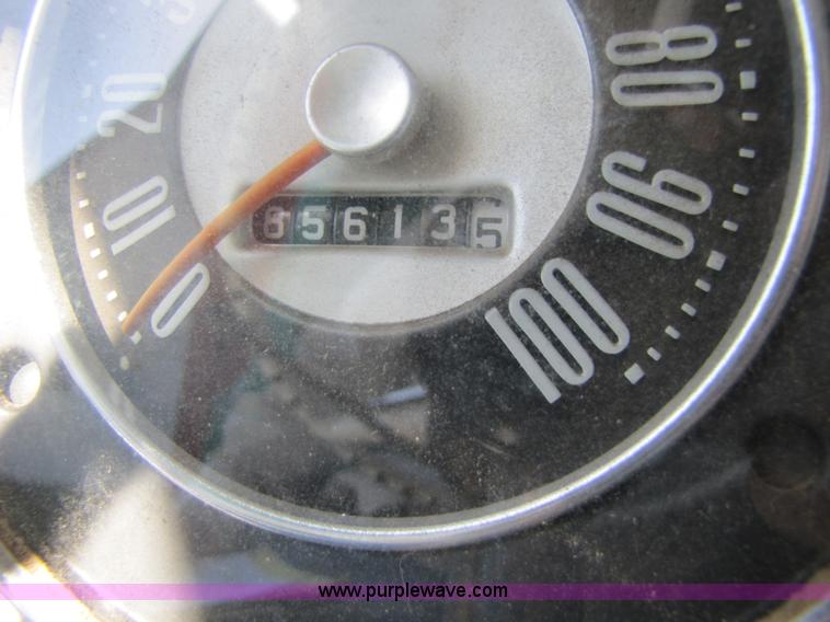 image for item 8662 1961 Ford F600 grain truck