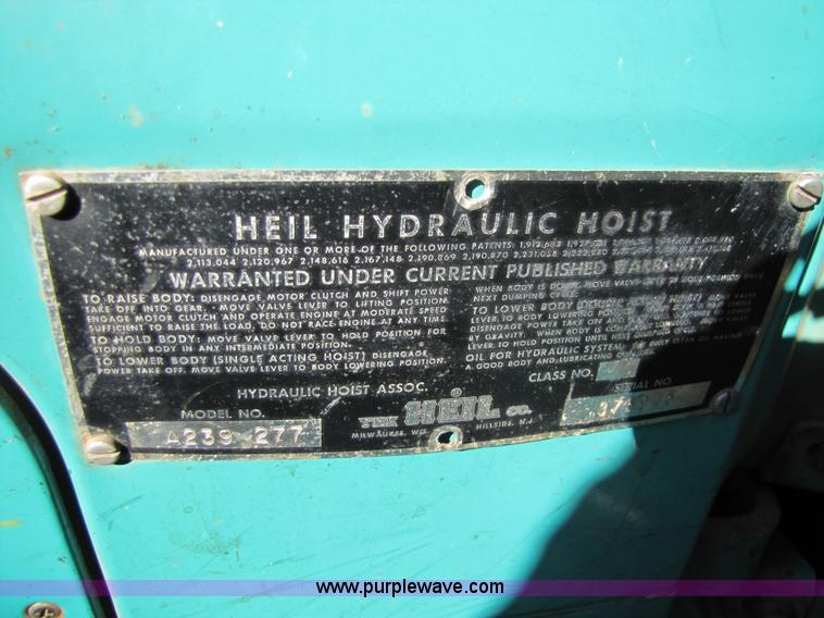 image for item 8662 1961 Ford F600 grain truck