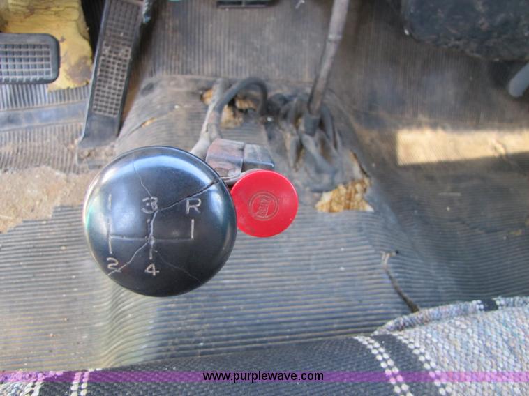 image for item 8662 1961 Ford F600 grain truck