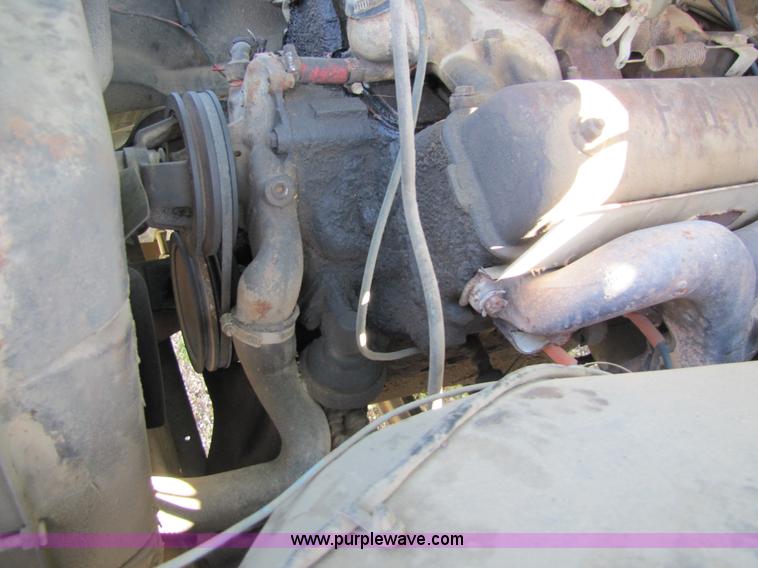 image for item 8662 1961 Ford F600 grain truck